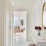 Modern Chic & Classic Elegance In Daire