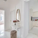 Modern Chic & Classic Elegance In Daire *