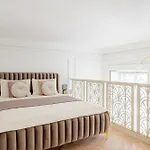 Modern Chic & Classic Elegance In Daire *