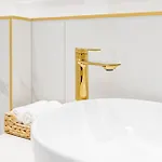 Daire Modern Chic & Classic Elegance In *