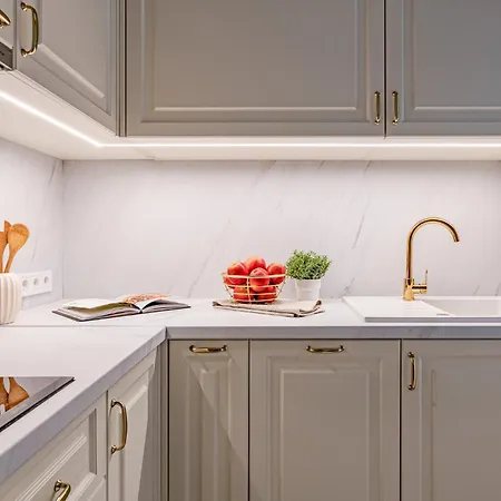 아파트 Modern Chic & Classic Elegance In 부다페스트