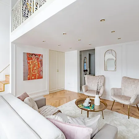 Modern Chic & Classic Elegance In 公寓 布达佩斯