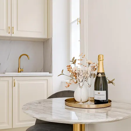 Modern Chic & Classic Elegance In *