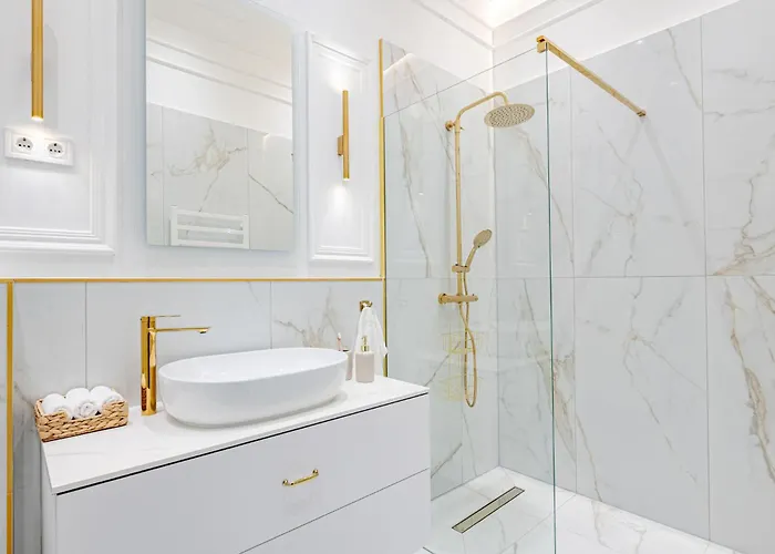 Modern Chic & Classic Elegance In Апартаменты *