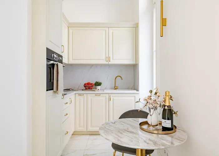 Modern Chic & Classic Elegance In * Будапешт