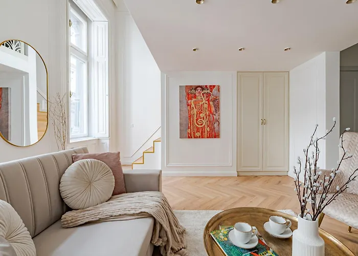 Modern Chic & Classic Elegance In Апартаменты