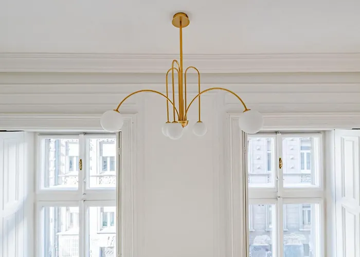 Modern Chic & Classic Elegance In * Будапешт