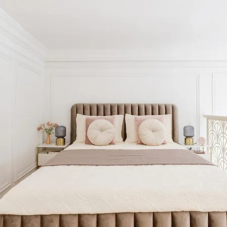 Modern Chic & Classic Elegance In Budapest