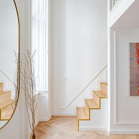 Modern Chic & Classic Elegance In Apartment