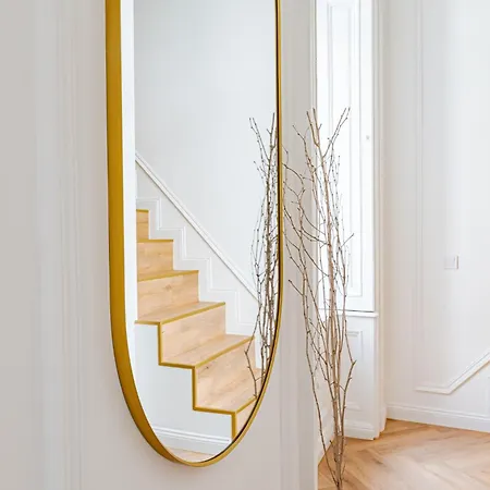 Modern Chic & Classic Elegance In * Budapest