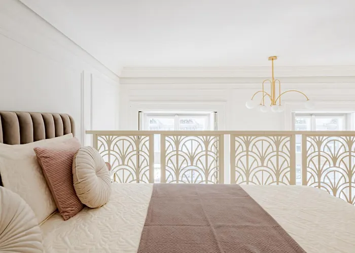 Modern Chic & Classic Elegance In *