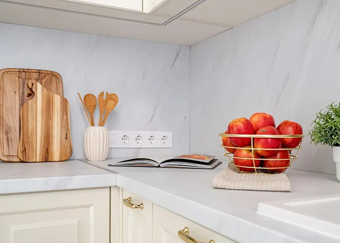 Modern Chic & Classic Elegance In *