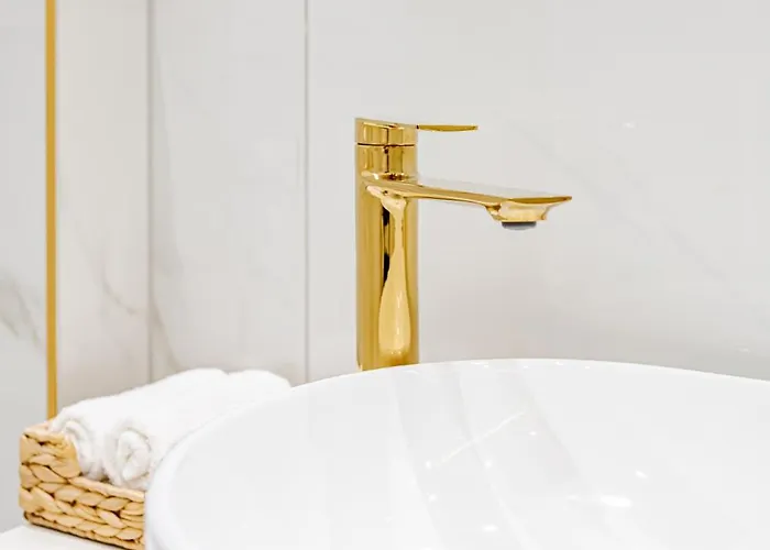 Apartament Modern Chic & Classic Elegance In *