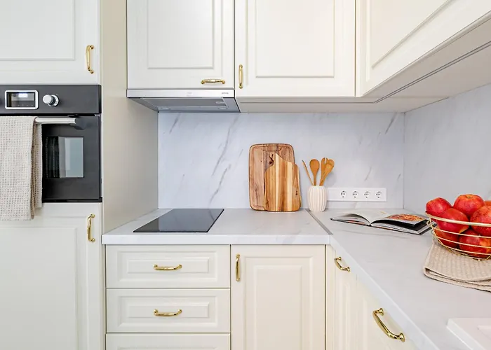 Apartament Modern Chic & Classic Elegance In *