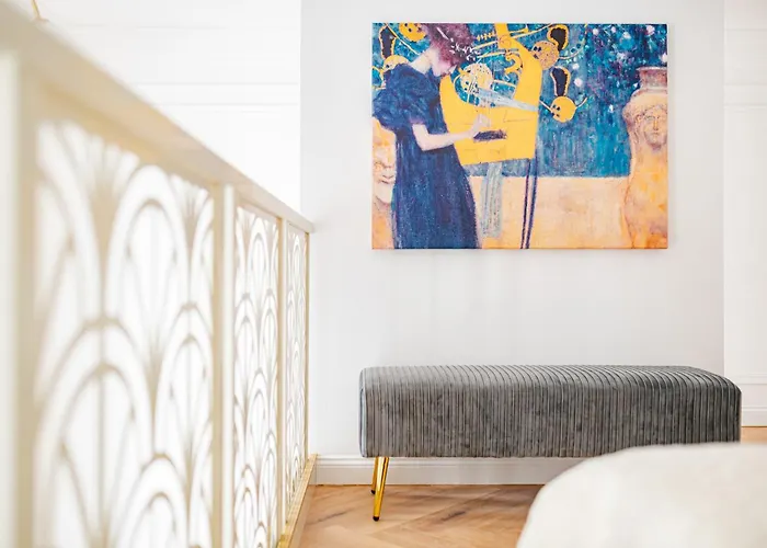 Modern Chic & Classic Elegance In Apartament